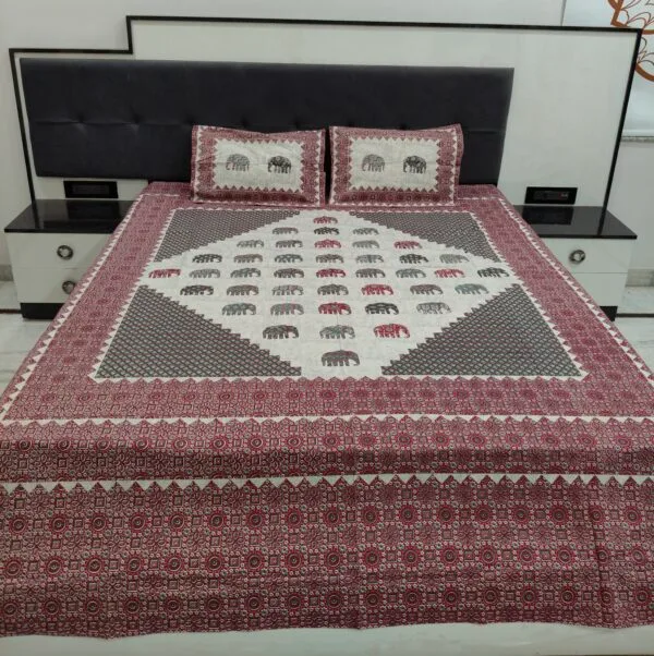 Cozy Red Cotton Double Bed Bedsheet – Fabulous Design!